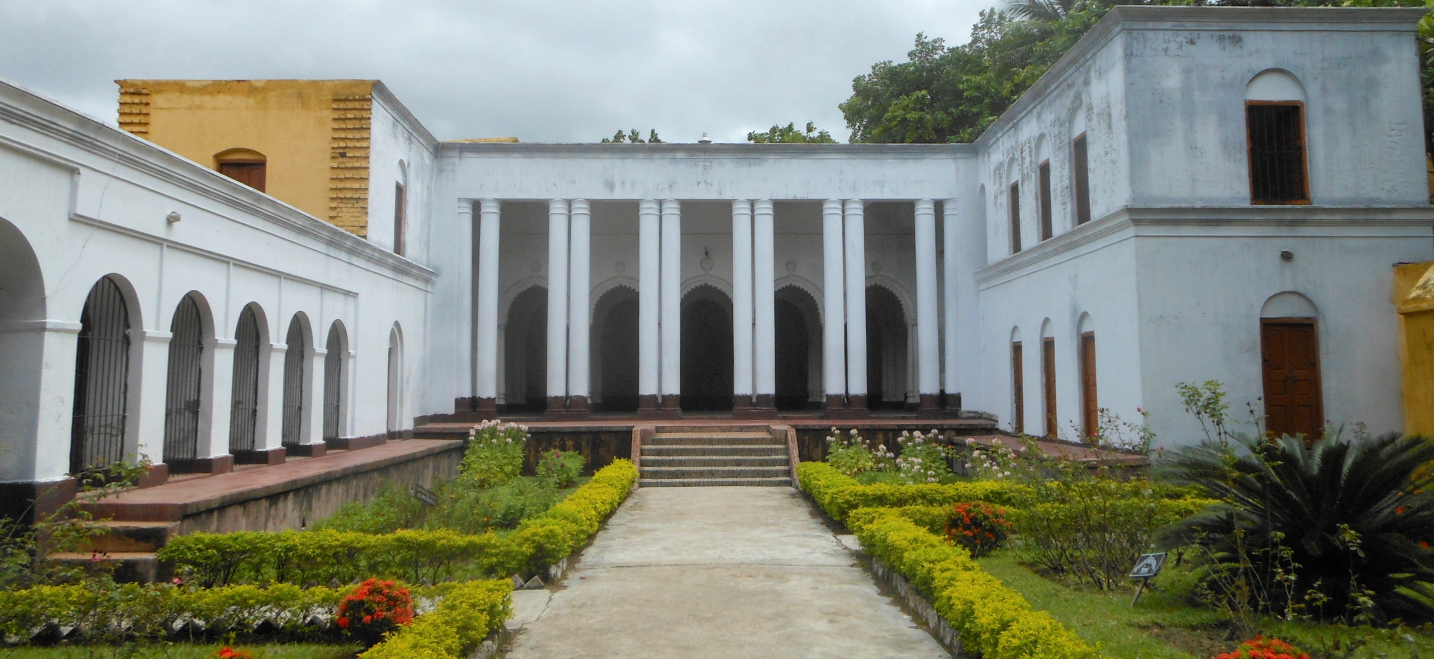 এখনো মোহনীয় হয়ে আছে মধুসূদনের সাঁগরদাড়ি গ্রাম